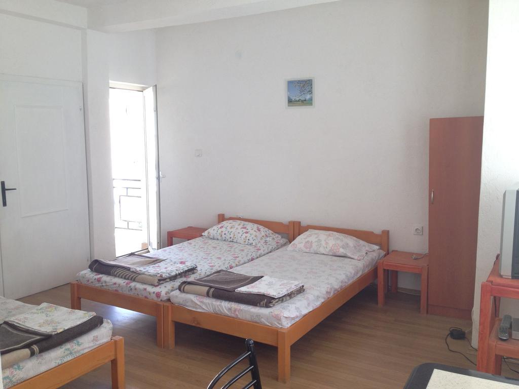 Guest House Lokoski Pestani Room photo